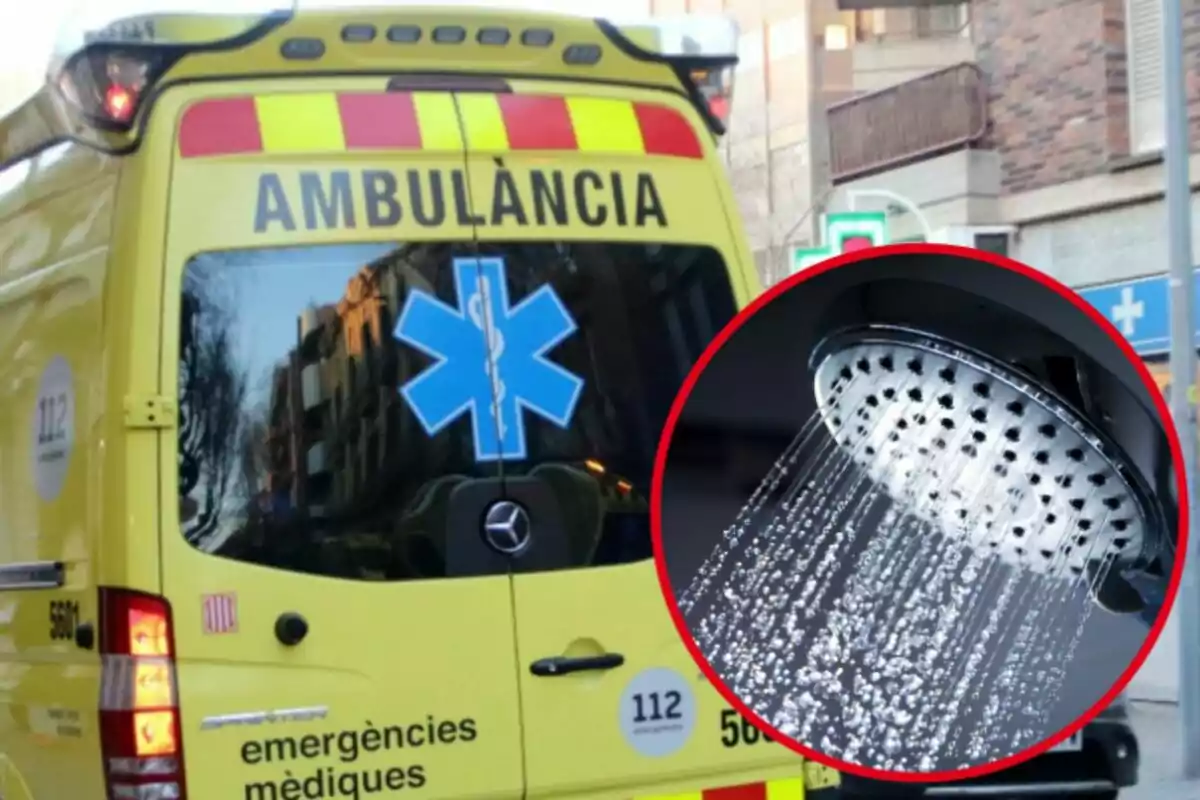 Una ambulància groga amb la paraula "AMBULÀNCIA" a la part posterior i un cercle vermell que mostra una dutxa amb aigua corrent.