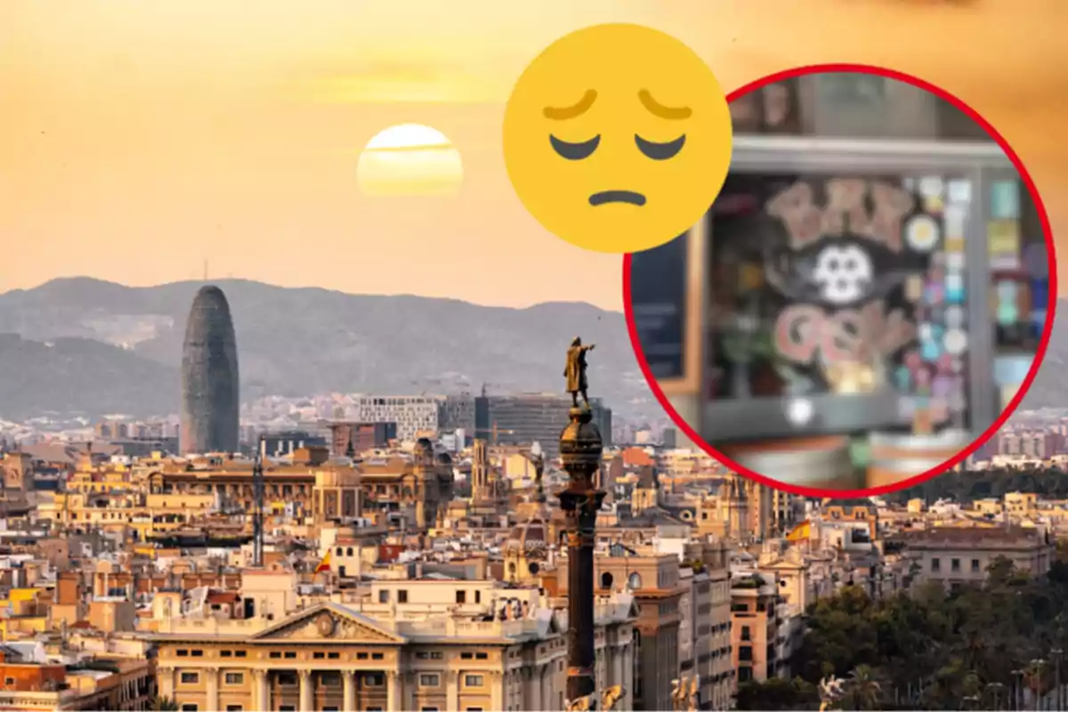 Vista panoràmica de Barcelona cap al tard amb un edifici emblemàtic i una estàtua en primer pla, al costat d'un cercle vermell amb una cara trista i una imatge borrosa al seu interior.