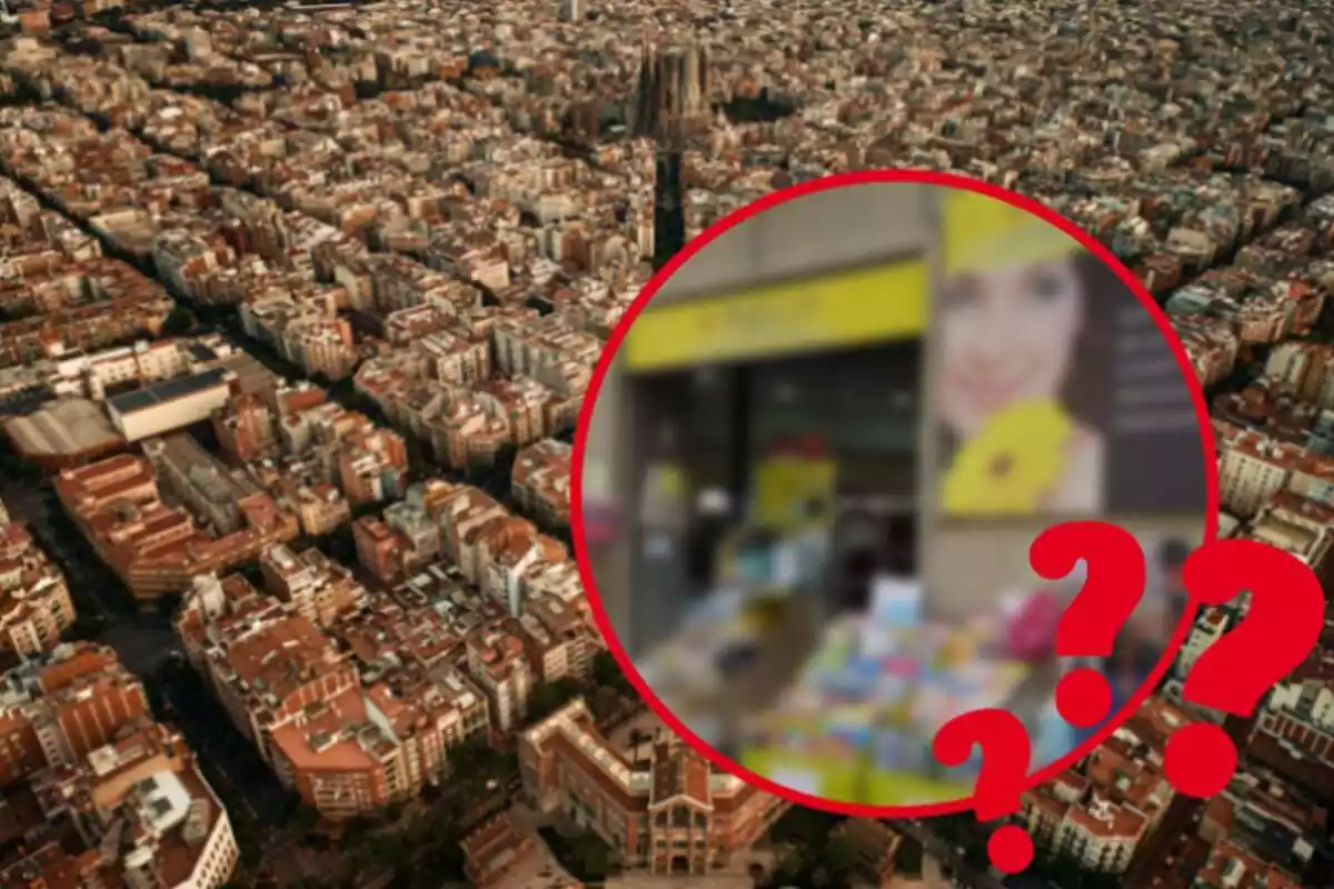 Muntatge amb la ciutat de Barcelona vista des del cel, un cercle amb botiga desenfocada i tres signes d'interrogant