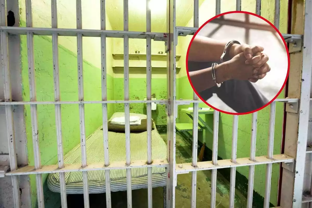 Muntatge d'una cel·la d'una presó i mans amb unes manetes
