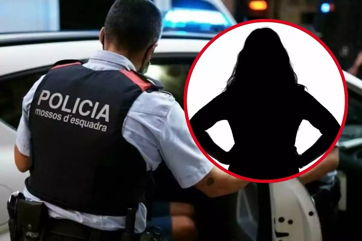 Un agent dels Mossos d?Esquadra al costat d?un cotxe de policia amb la silueta d?una persona en un cercle vermell.