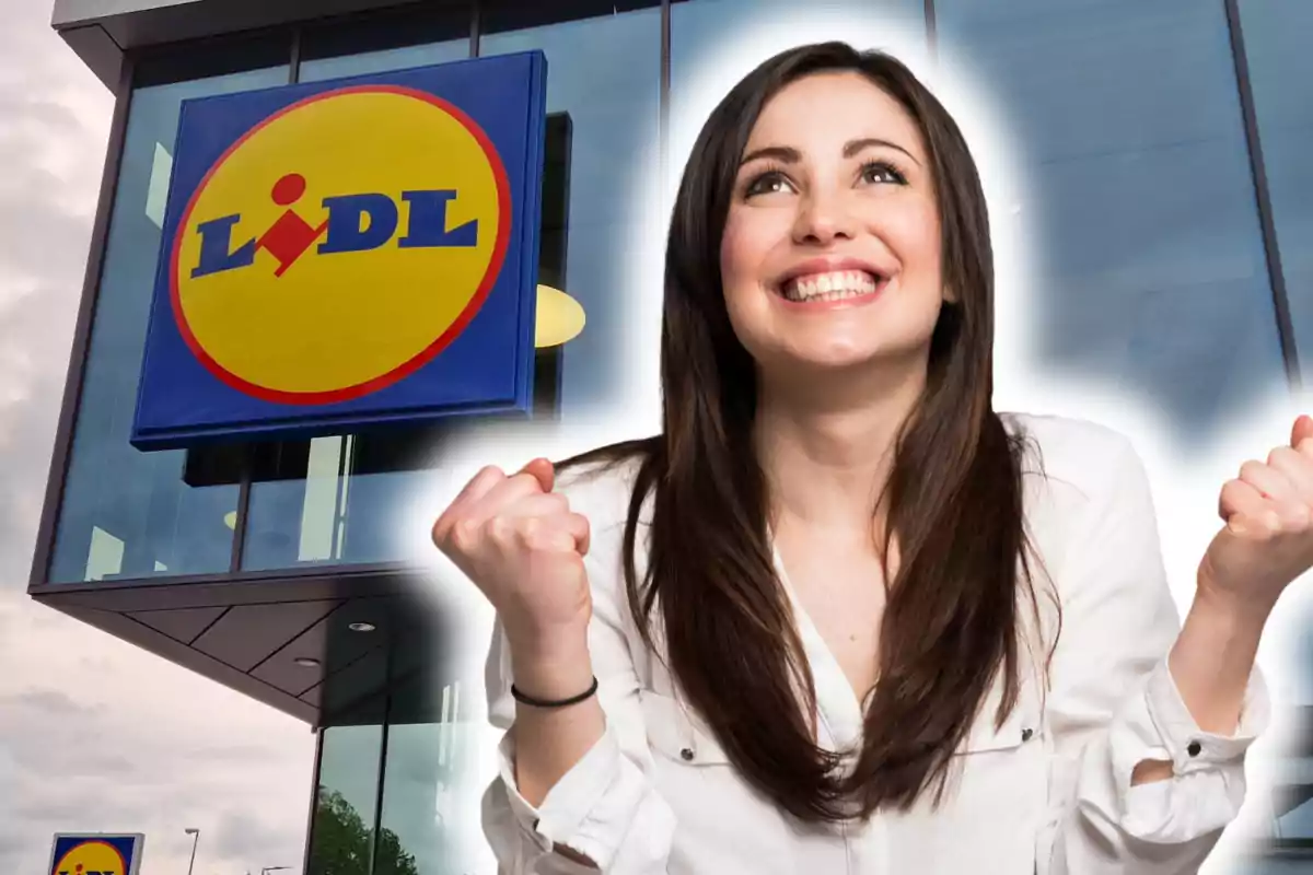 Una dona somrient amb gest d'entusiasme apareix davant d'un edifici amb el logotip de Lidl.