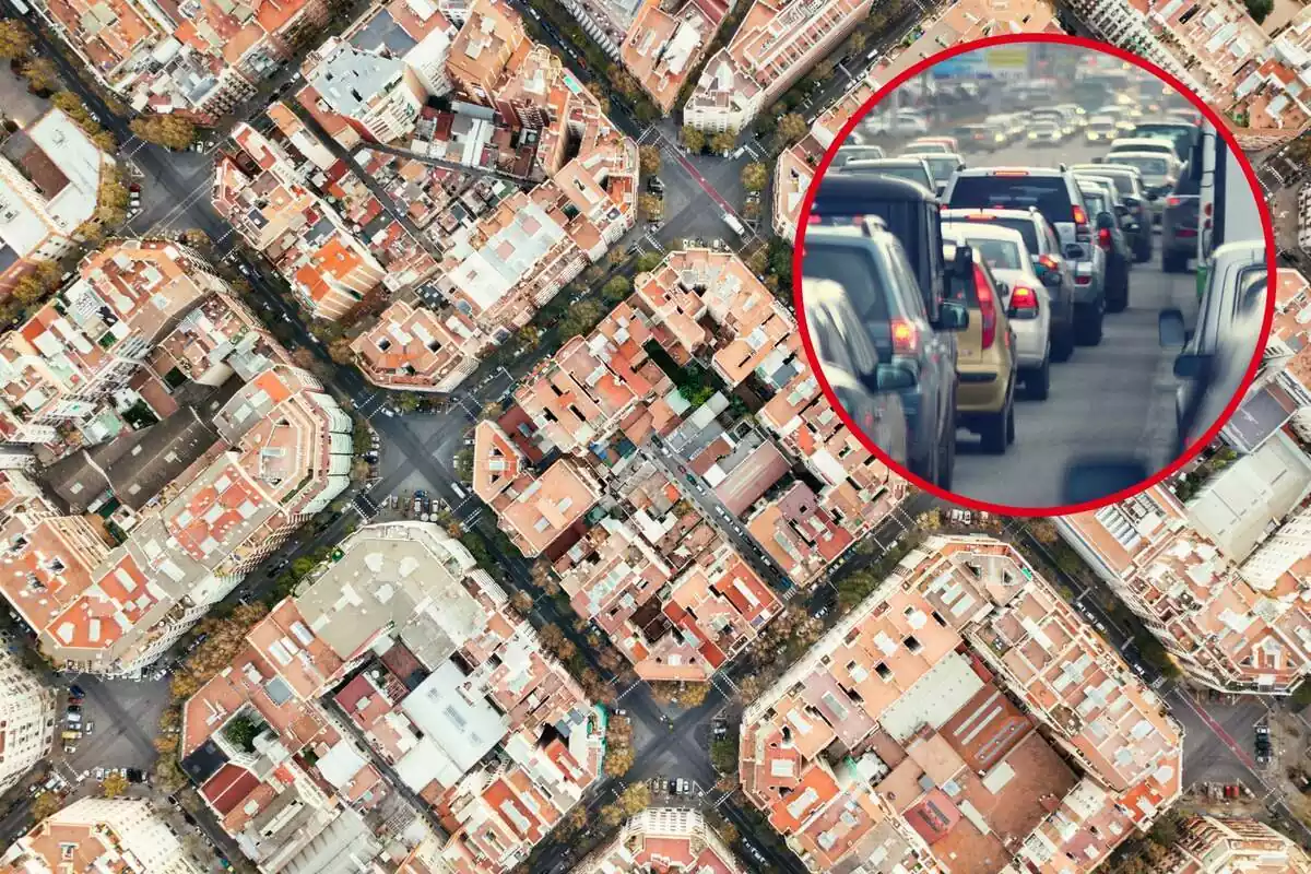 Muntatge de foto zenital de Barcelona i cercle de retencions al trànsit de cotxes