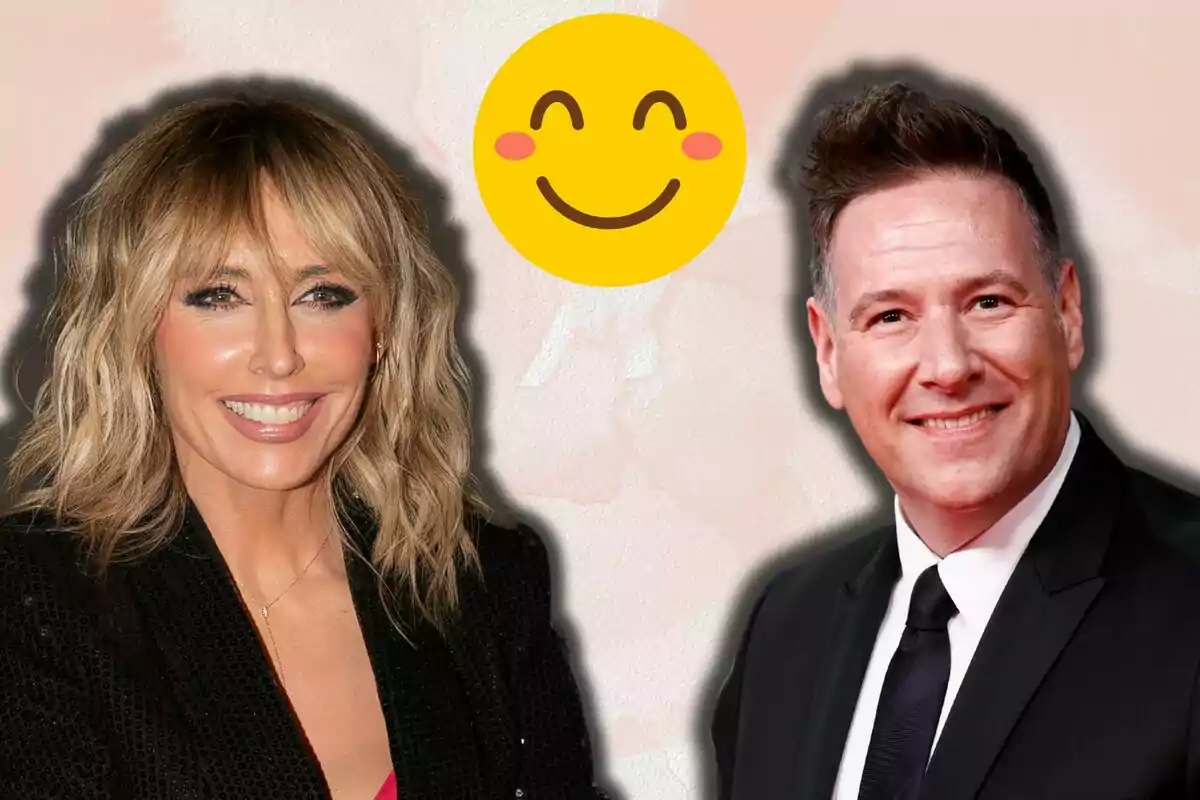 Emma García y Carlos Latre sonriendo con un emoji feliz en el fondo.