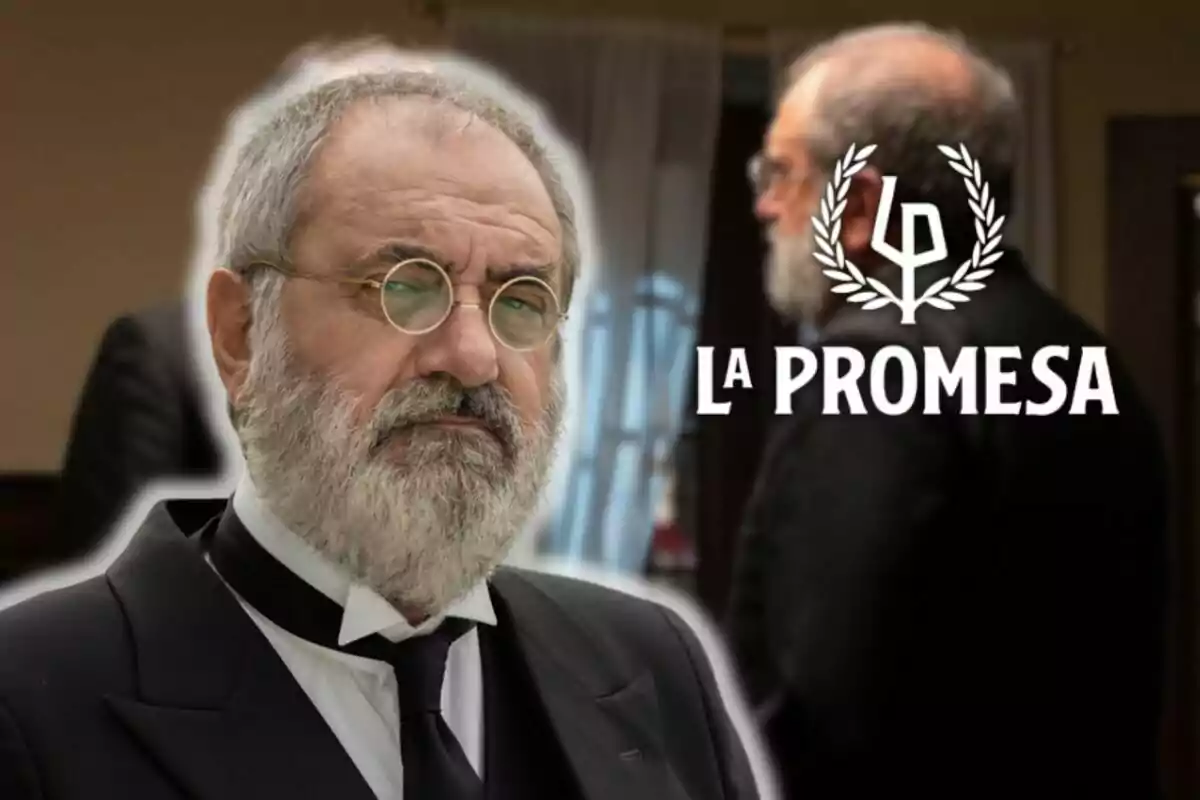 Joaquín Climent amb barba i ulleres rodones, vestit de vestit formal, apareix en primer pla amb el logotip de "La Promesa" al fons.