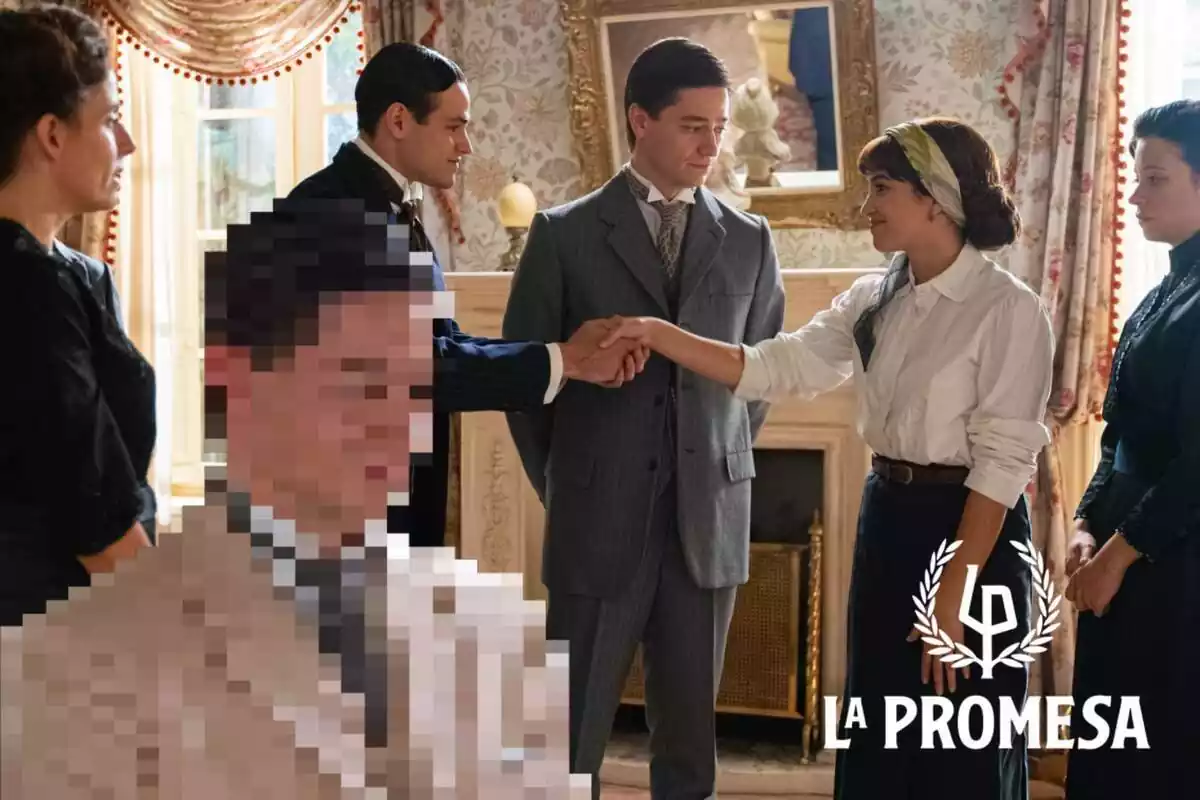 Muntatge amb una escena de 'La Promesa', el logo de la sèrie i Pelayo Gómez pixelat