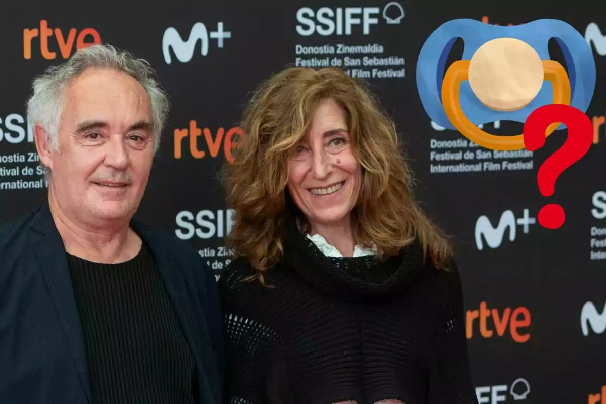 Ferran Adrià i Isabel Pérez Barceló posen davant d'un fons amb logotips del Festival de Cinema de Sant Sebastià i un xumet amb un signe d'interrogació.