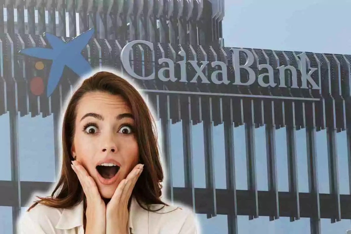 Una dona amb expressió de sorpresa davant d'un edifici de CaixaBank.