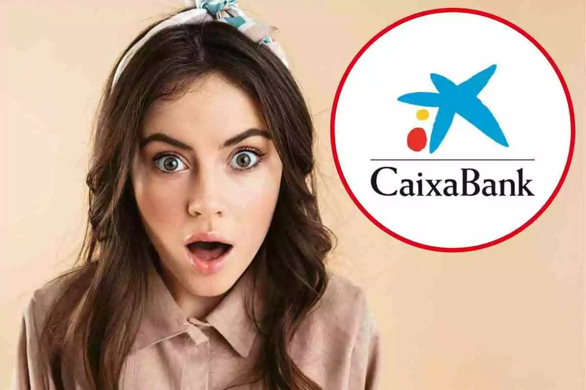 Dona jove amb expressió de sorpresa al costat del logotip de CaixaBank en un cercle vermell sobre fons beix