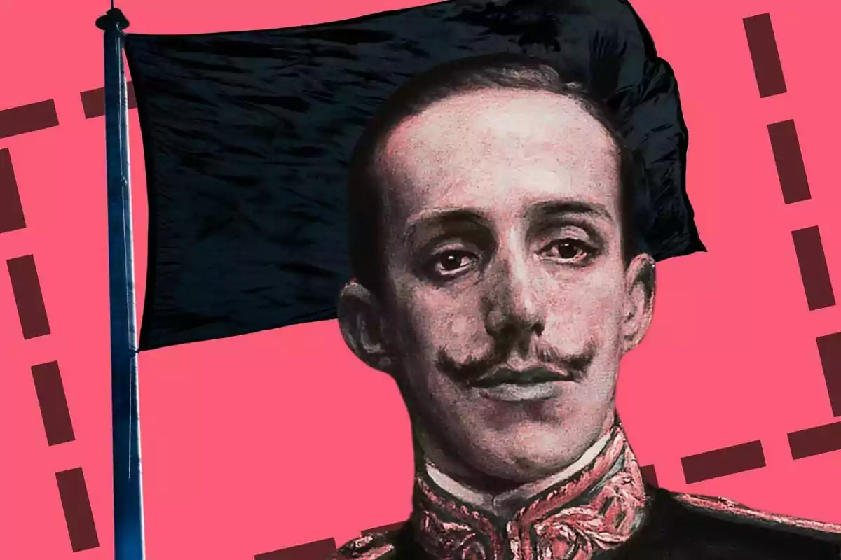 Retrato de Alfonso XIII con bigote en uniforme militar frente a una bandera negra sobre un fondo rosa.