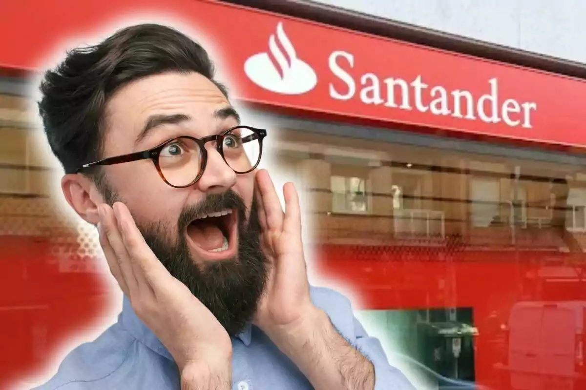 Home amb expressió de sorpresa davant d'un rètol del Banco Santander.