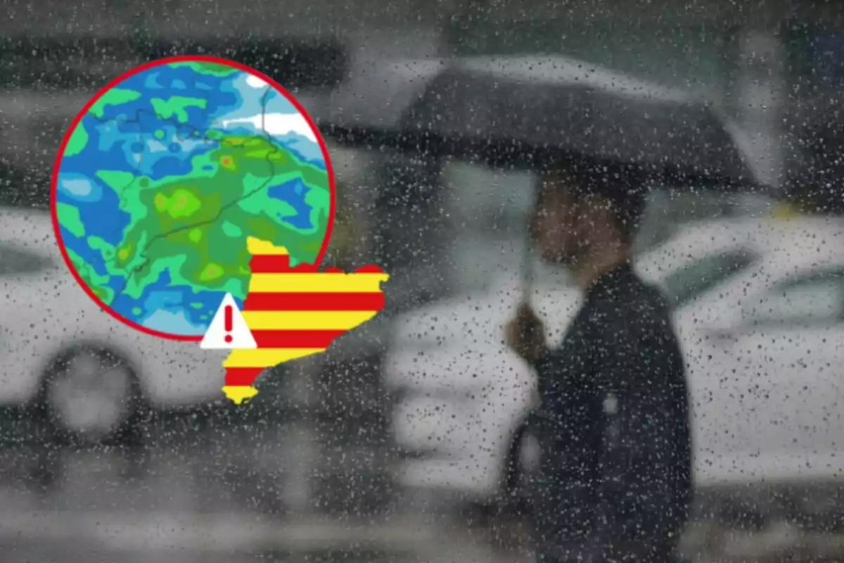 Una persona amb paraigua camina sota la pluja mentre es mostra un mapa meteorològic amb una advertència d'alerta a una finestra mullada.