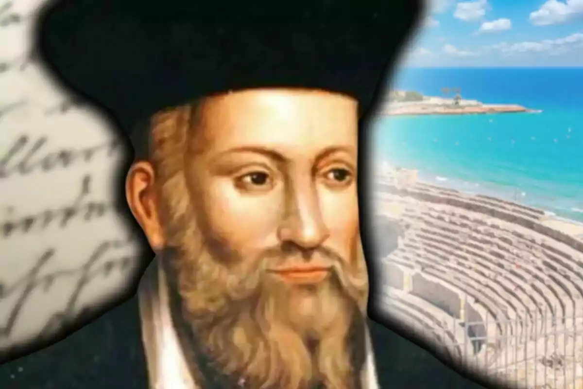 Retrat d'un home amb barba i barret negre, que és Nostradamus, amb un amfiteatre romà i un mar blau de fons que és Tarragona.