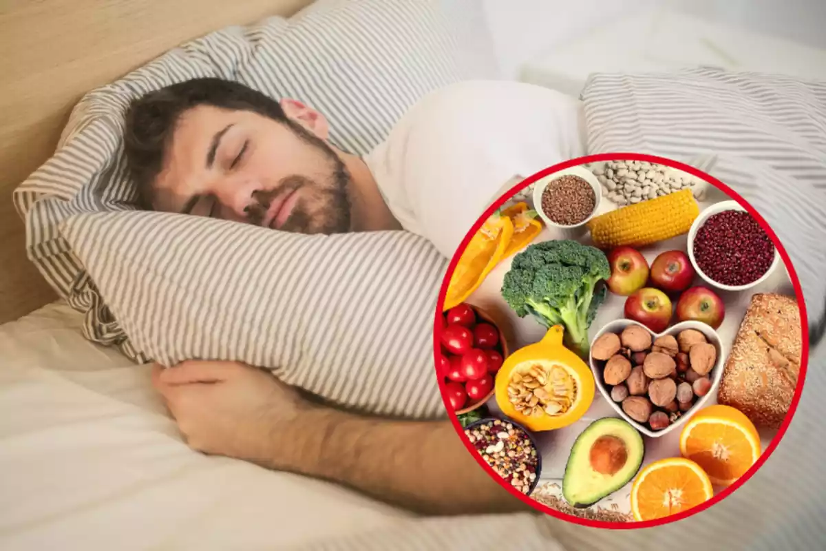 Muntatge amb un home dormint en un llit i un cercle amb diversos aliments sobre una taula