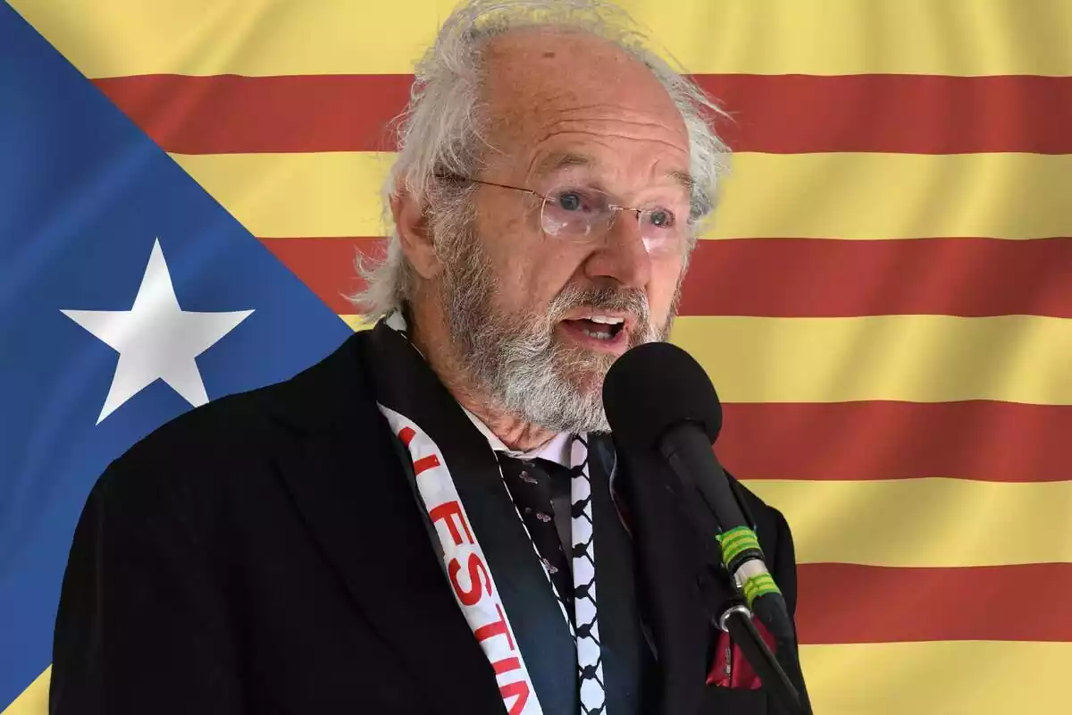 Muntatge de Julian Assange i una estelada de fons