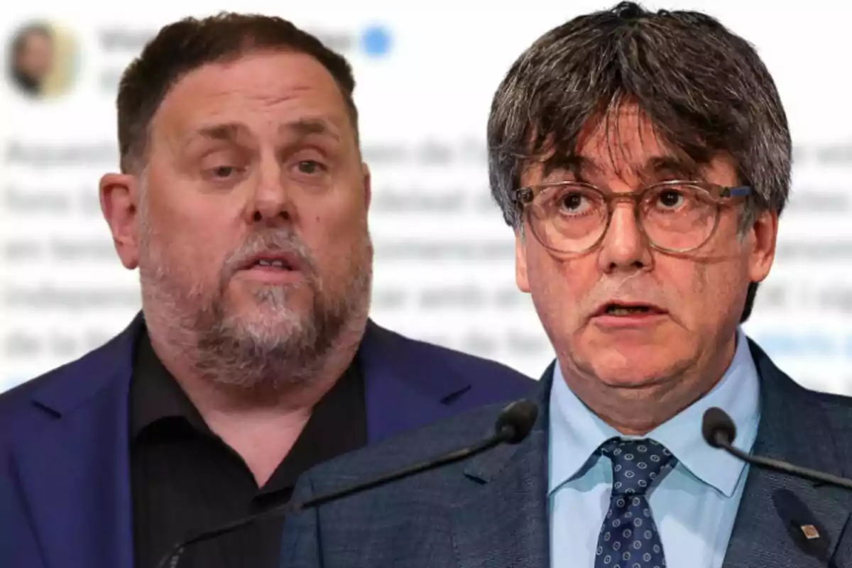 Puigdemont i Junqueras amb expressió seriosa, un amb barba i l'altre amb ulleres, parlant davant de micròfons.