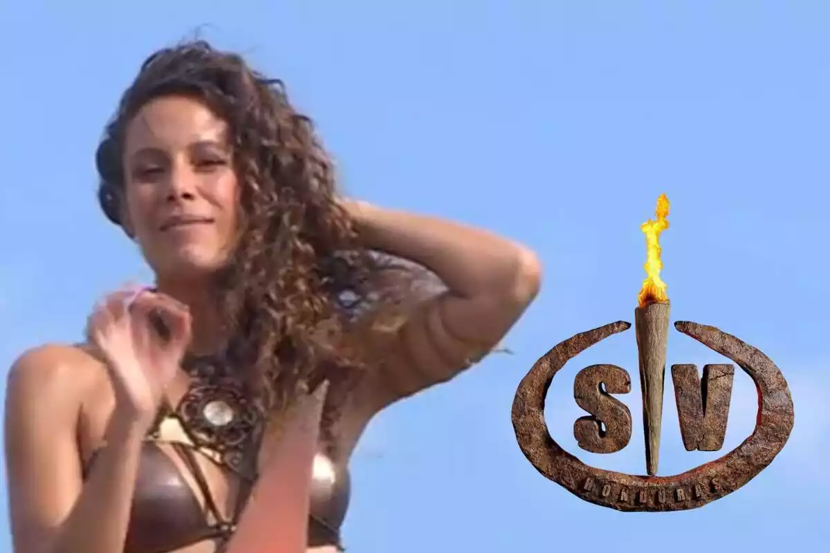 Muntatge de Laura Madrueño subjectant-se els cabells amb biquini marró i el logo de 'Superivents'