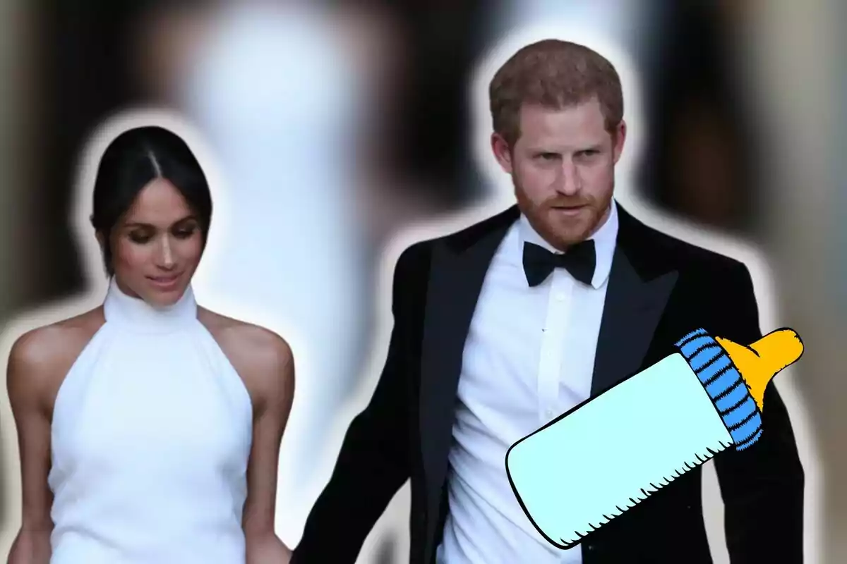 Meghan Markle i el príncep Harry elegantment vestida camina junta mentre una il·lustració d'un biberó se superposa a la imatge.