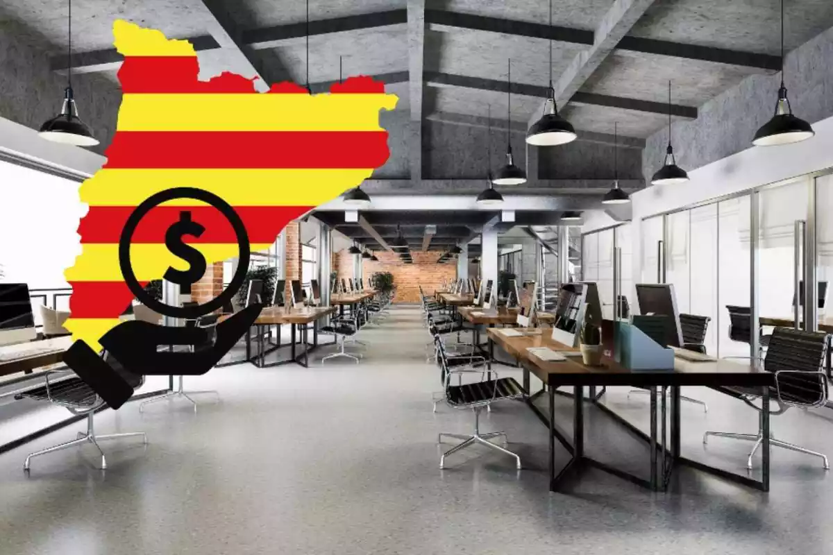 Muntatge d'una oficina buida, la forma de Catalunya amb bandera i una mà amb una moneda