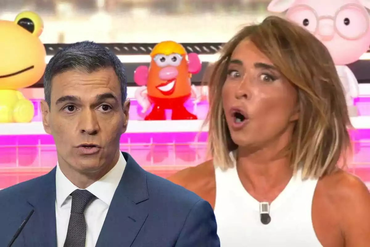 Pedro Sánchez i María Patiño en un programa de televisió amb joguines de fons.