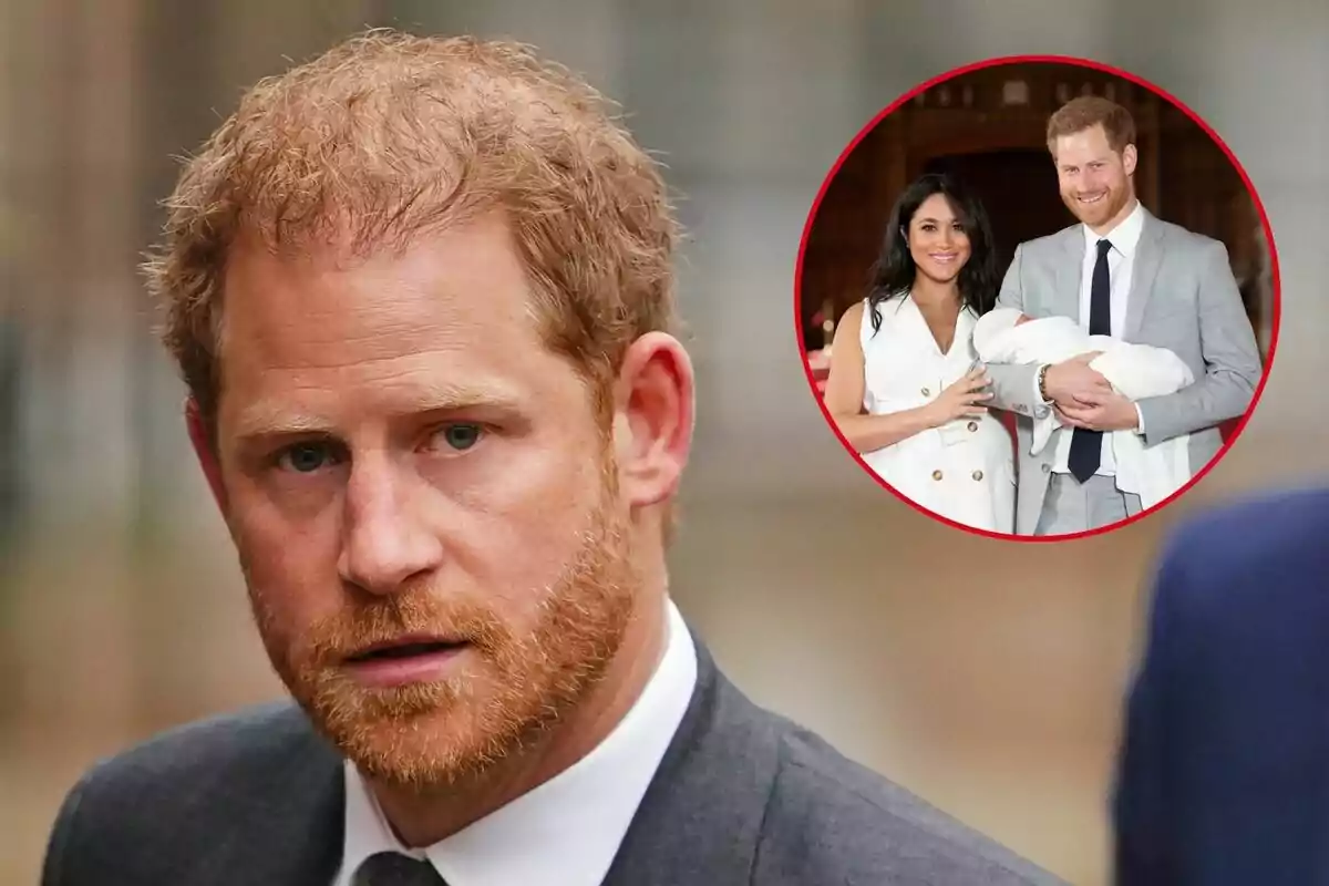 El príncep Harry amb barba pèl-roja i vestit fosc apareix en primer pla, mentre que en un cercle vermell a la cantonada superior dreta es mostra a ell i Meghan Markle amb un nadó.