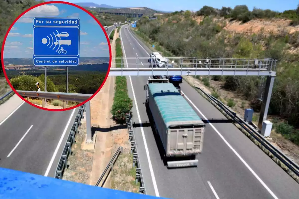 Muntatge de radar de l'AP-7 a Amposta i cercle amb cartell de moderar la velocitat davant d'un radar