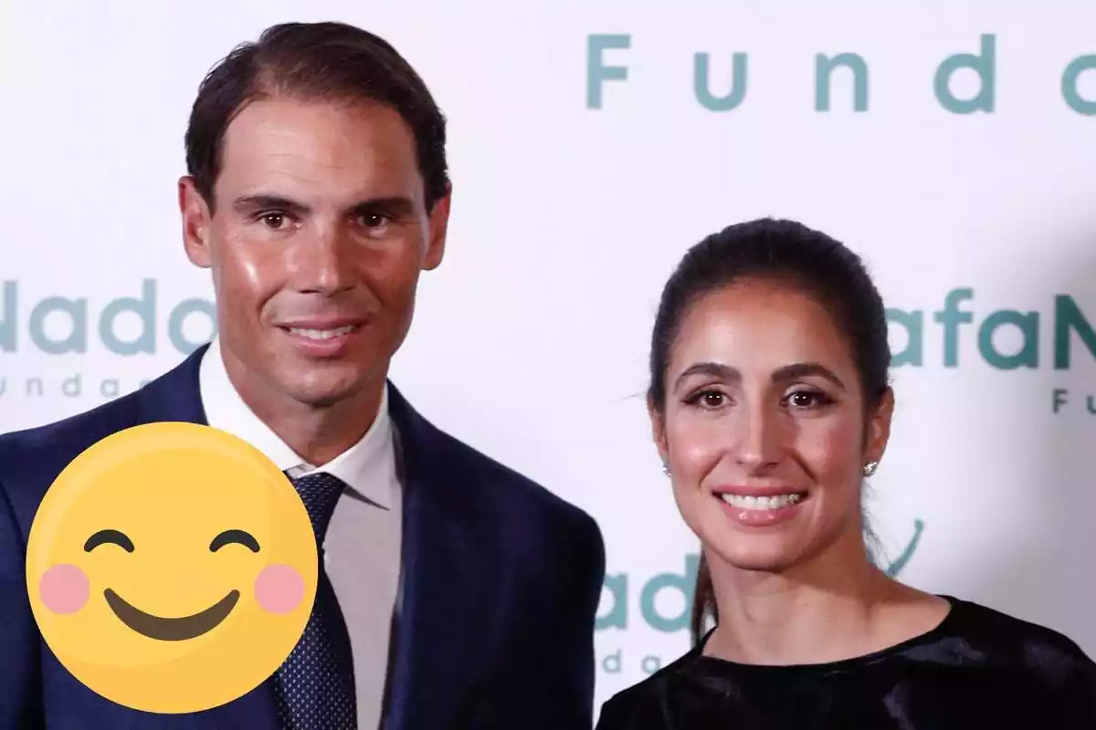 Muntatge de Rafa Nadal somrient en vestit blau al costat de Xisca Perelló somrient amb els cabells recollits i un emoji feliç