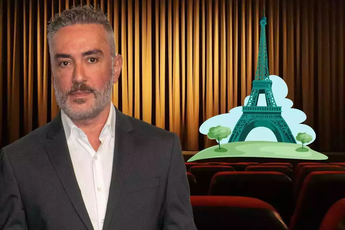 Muntatge amb una sala de teatre, Kiko Hernández seriós amb americana i la Torre Eiffel