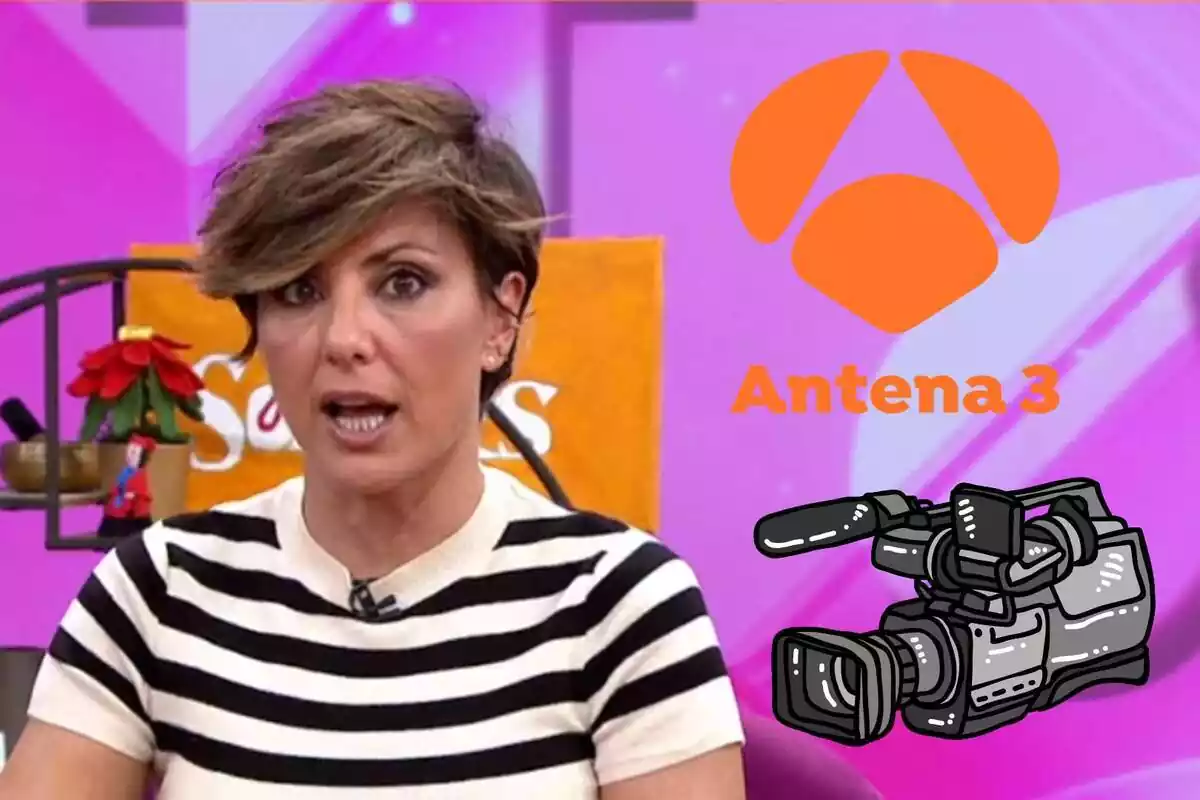 Muntatge de Sonsoles Ónega amb la boca oberta i un jersei de ratlles, el logotip d'Antena 3 i una càmera