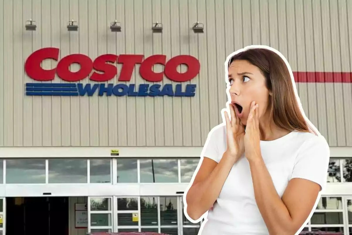 Una mujer con expresión de sorpresa frente a la entrada de una tienda Costco.