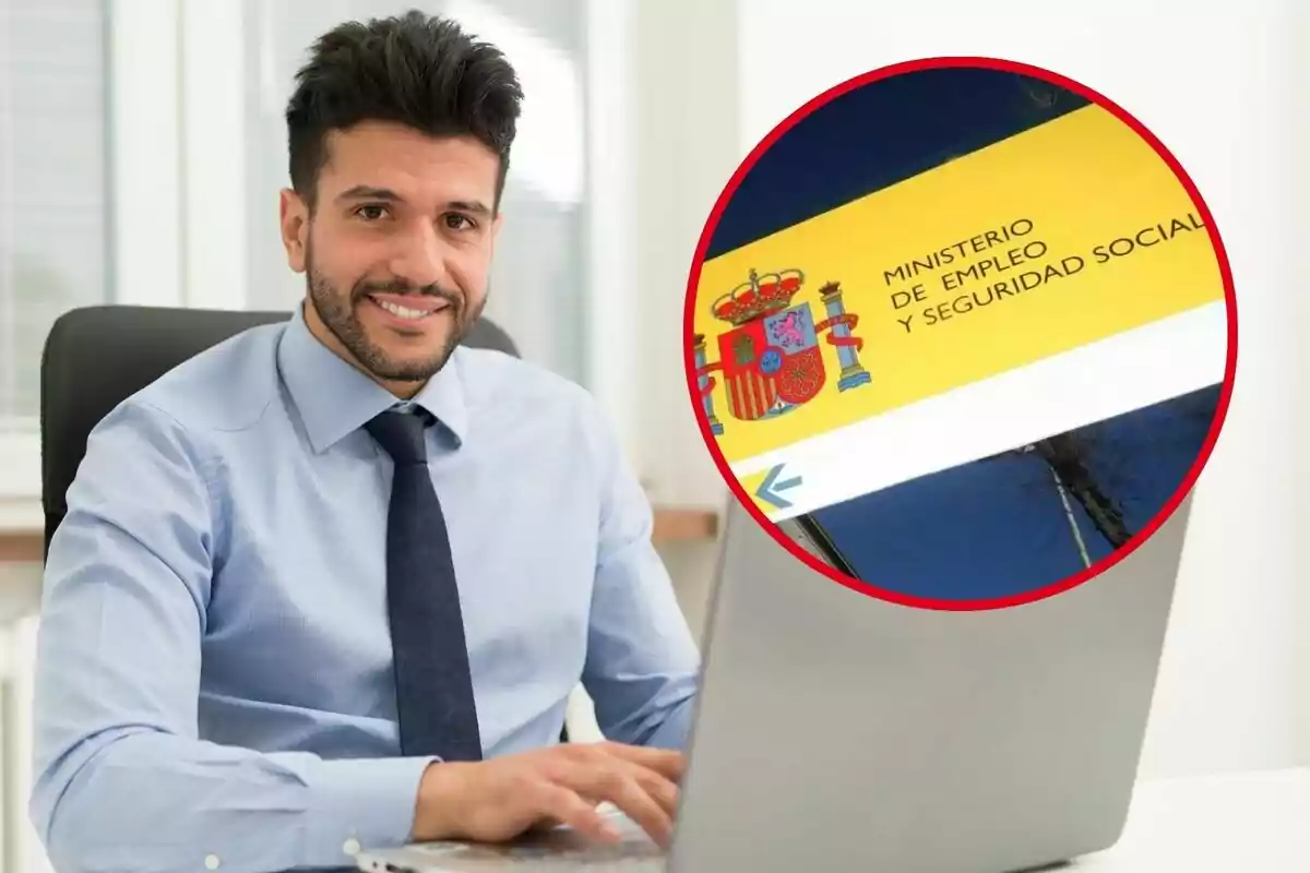 Home somrient mentre treballa en un ordinador portàtil amb un requadre que mostra el logo del Ministeri dOcupació i Seguretat Social.