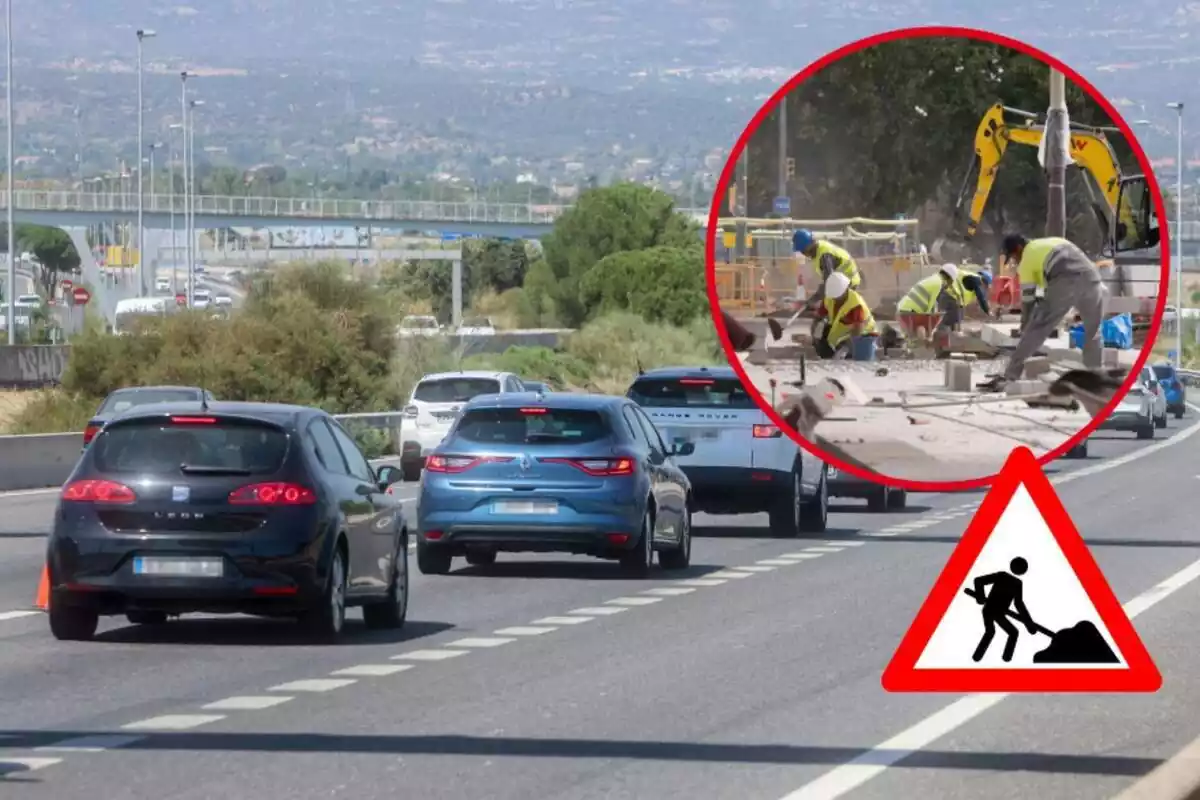 Muntatge d'una carretera amb trànsit de cotxes, uns obrers fent obres a un carrer i el senyal d'obres