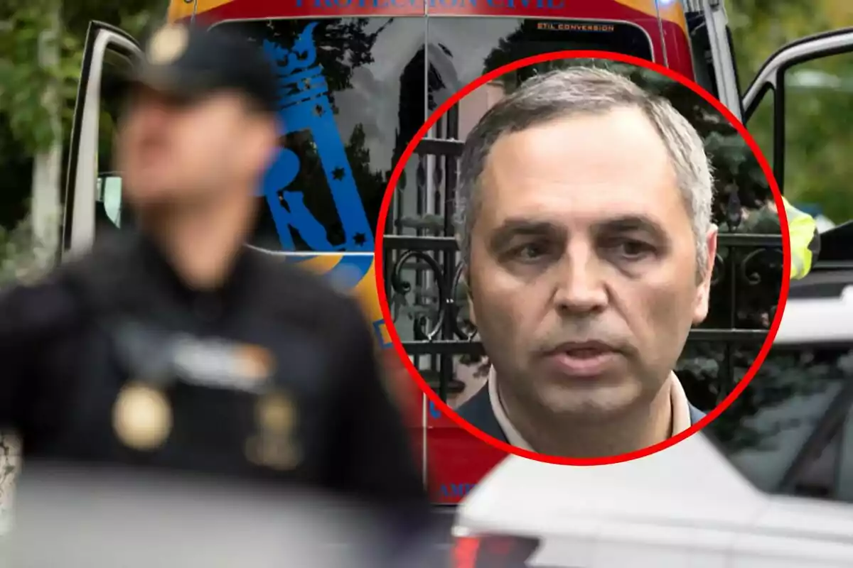 Un home en un cercle vermell sobre una imatge de fons amb un vehicle d'emergència i un oficial desenfocat.
