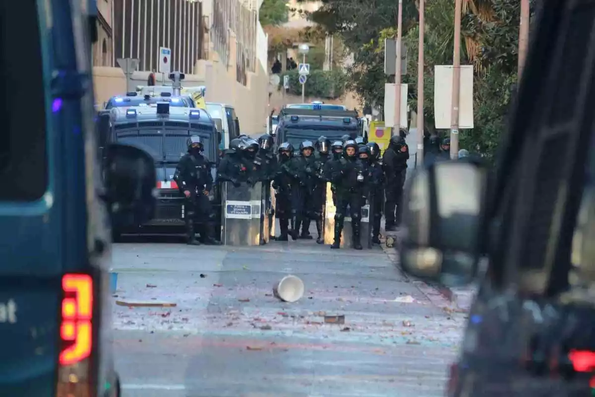 Imagen de los Mossos d'Esquadra en un desalojo en Barcelona