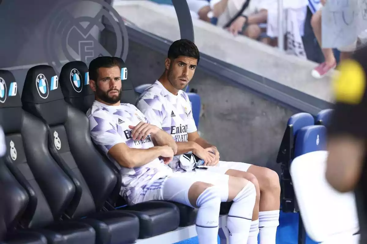 Nacho i Marco Asensio a la banqueta Nacho i Marco Asensio a la banqueta