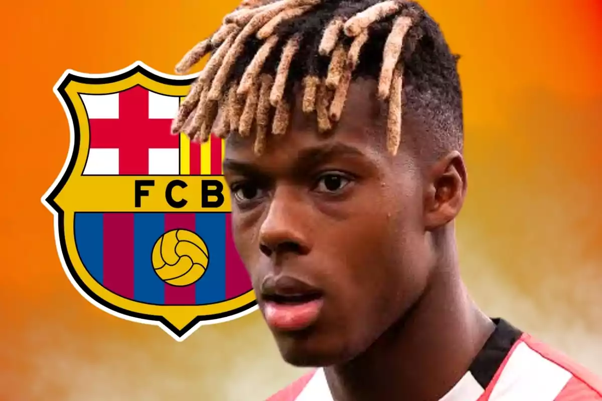 Un jugador de futbol amb l'escut del FC Barcelona de fons.