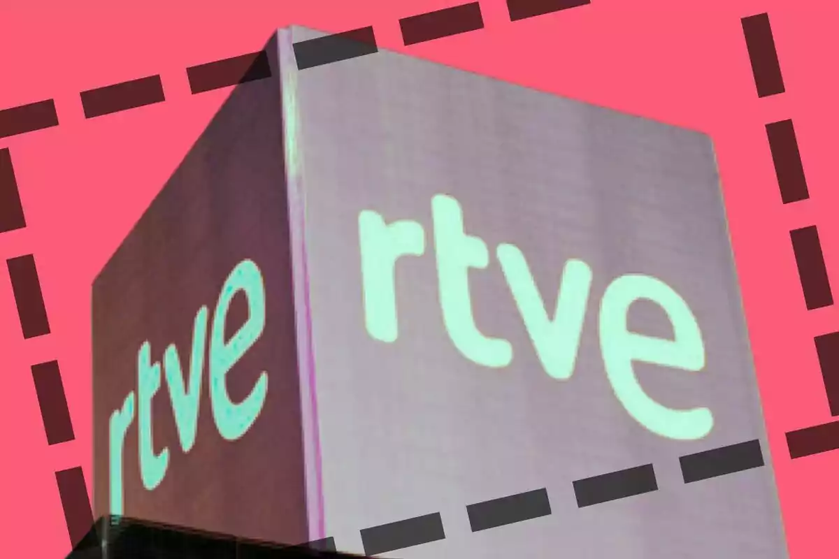 Edifici amb el logotip de RTVE sobre un fons rosa amb línies negres.