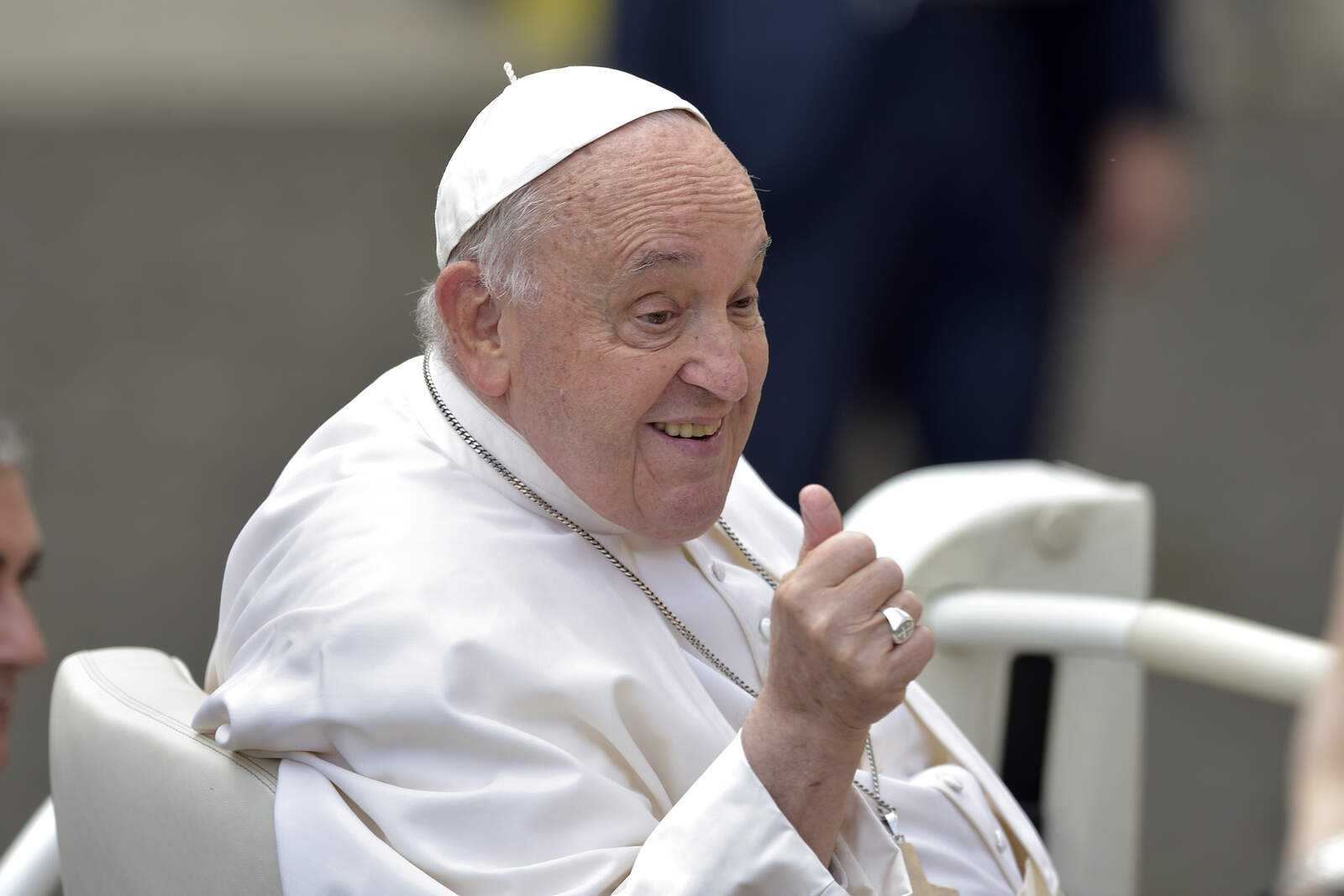 Urgent Statement on Pope Francis's Condition: Here's How He Spent the Last  Few Hours