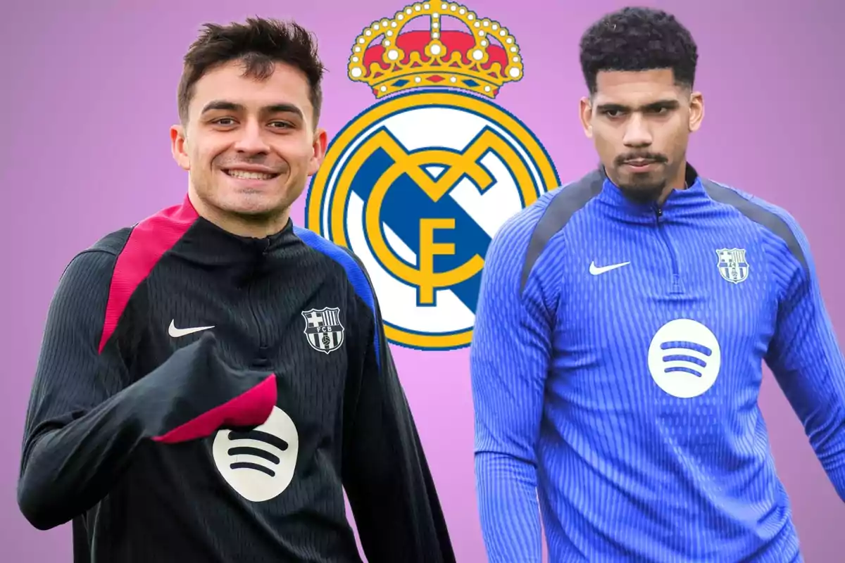 Dos jugadors amb uniformes del FC Barcelona posen davant de l'escut del Reial Madrid sobre un fons rosa.