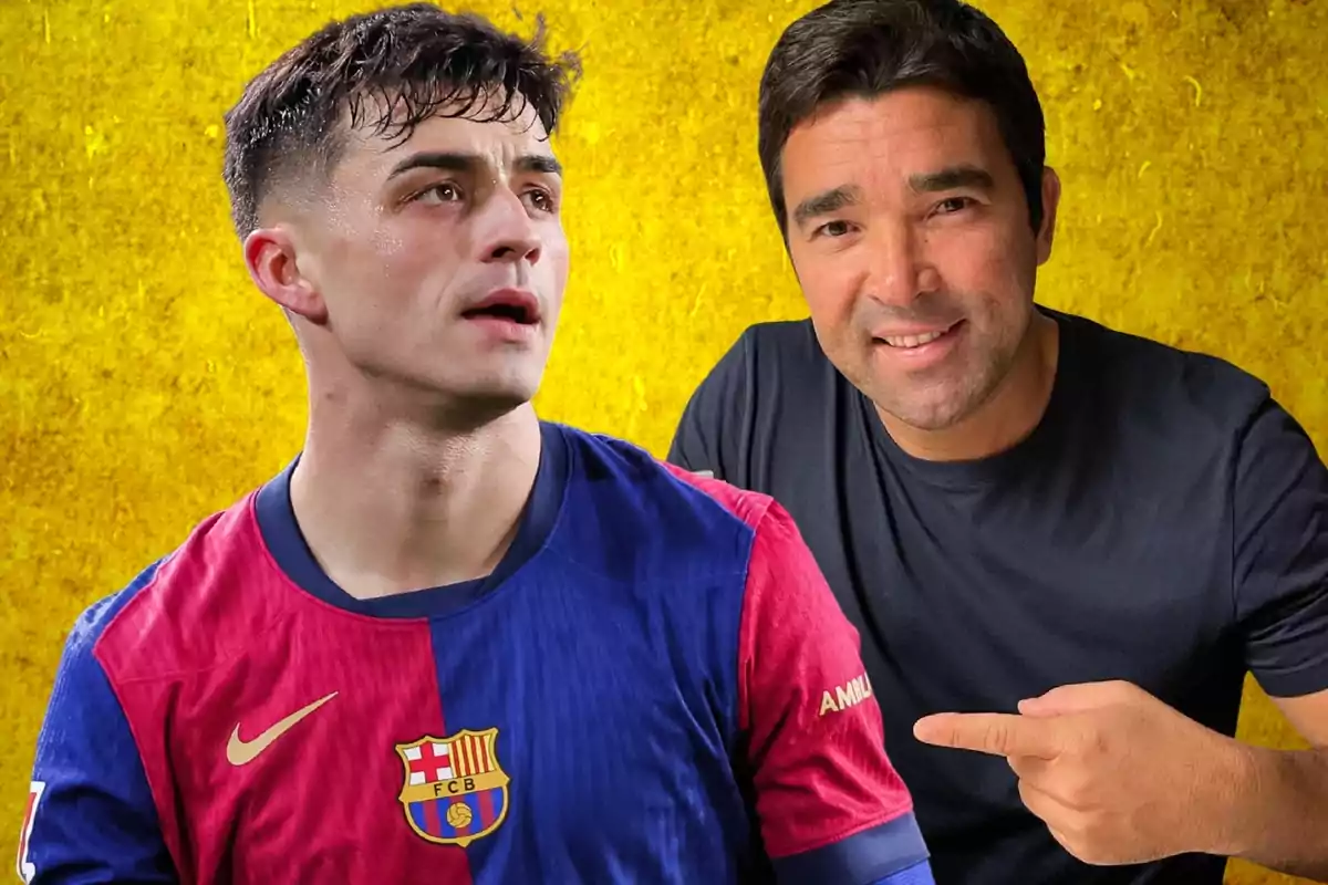 Un jugador de fútbol con la camiseta del FC Barcelona está junto a un hombre que sonríe y señala hacia él, con un fondo amarillo.