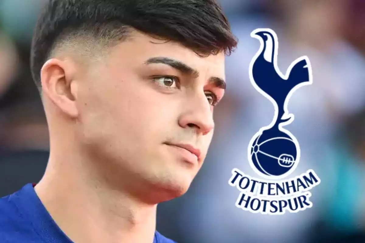 Pedri mirant a un costat amb l'escut del Tottenham davant