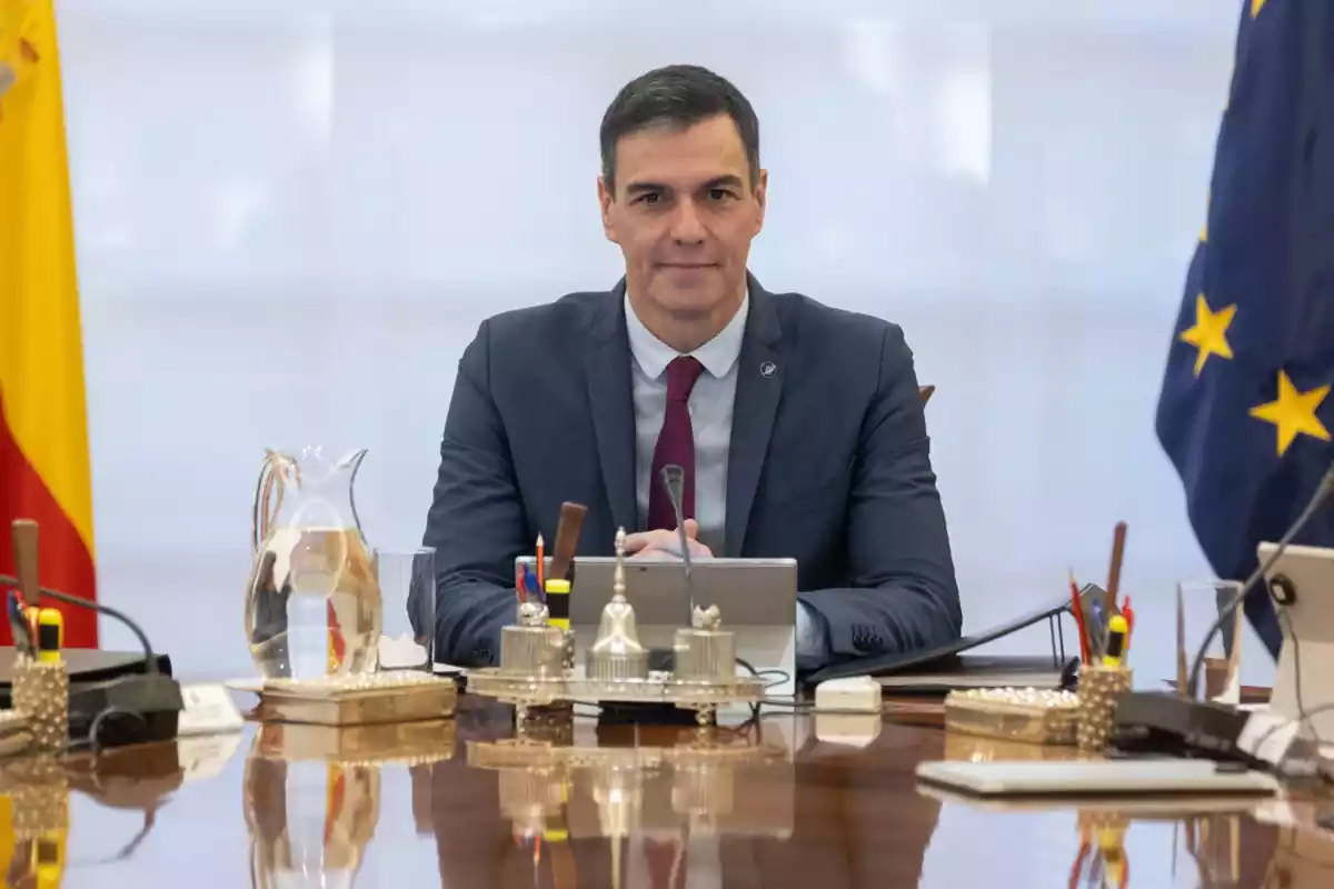 Pedro Sánchez presideix la primera reunió de Consell de Ministres