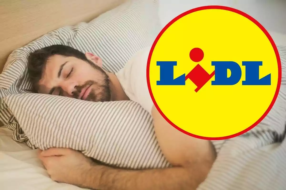 Home dormint en un llit amb el logotip de Lidl superposat.
