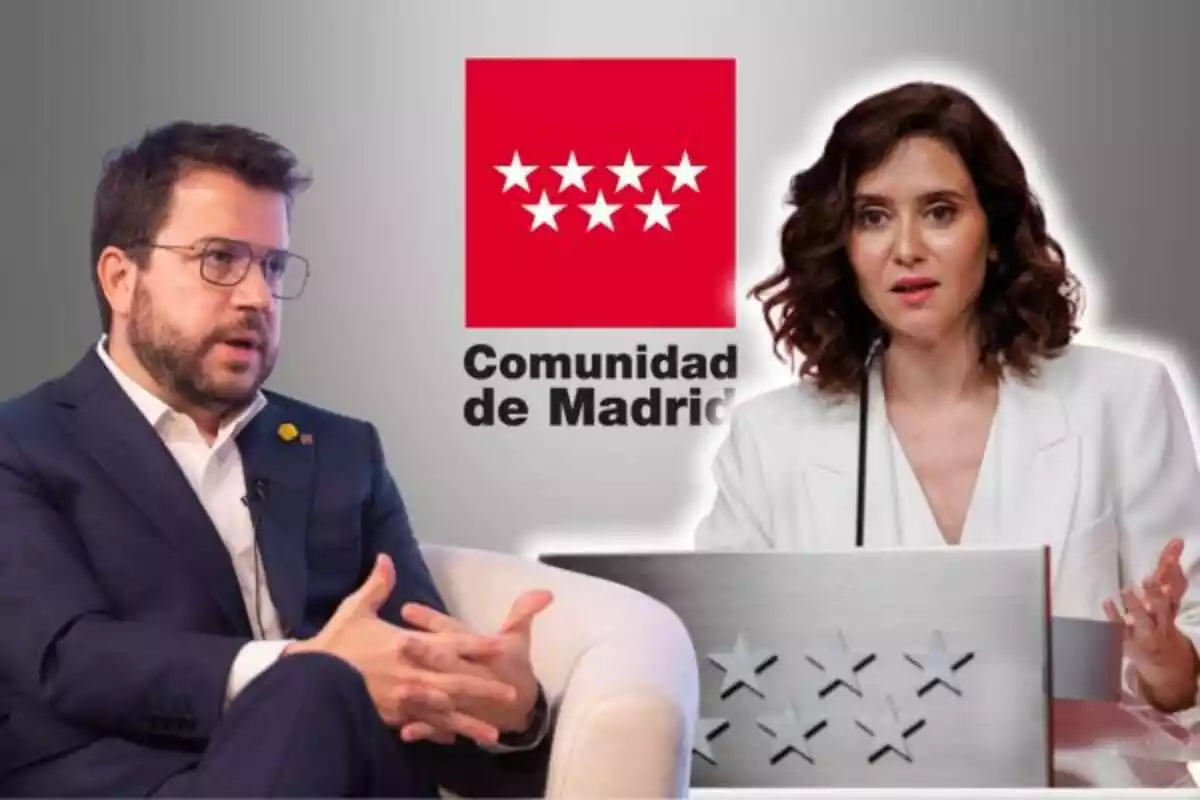 Pere Aragonès assegut en una butaca blanca amb els braços plegats i Isabel Díaz Ayuso parlant en un faristol de la comunitat de Madrid