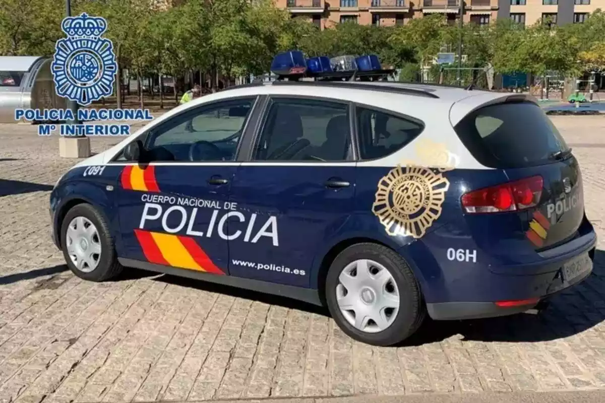 Cotxe patrulla de la policia nacional