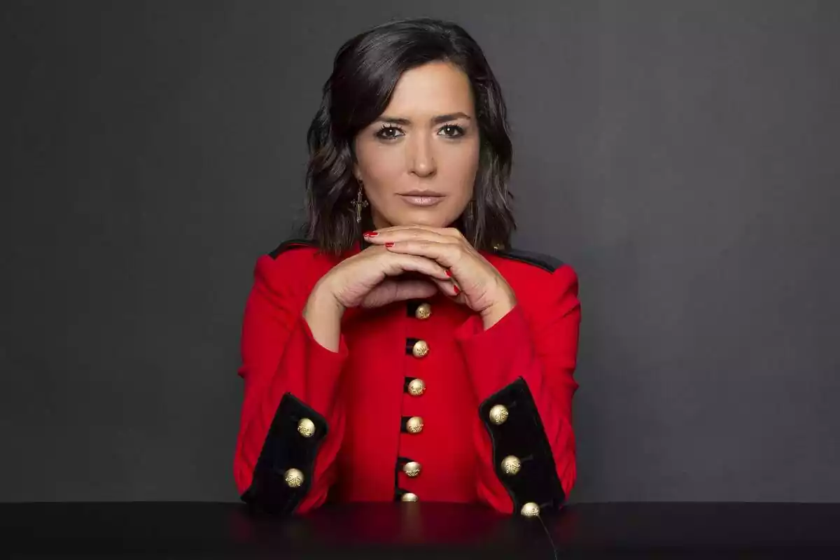 Posat d'Alejandra Andrade com a presentadora de Fora de Cobertura a Cuatro