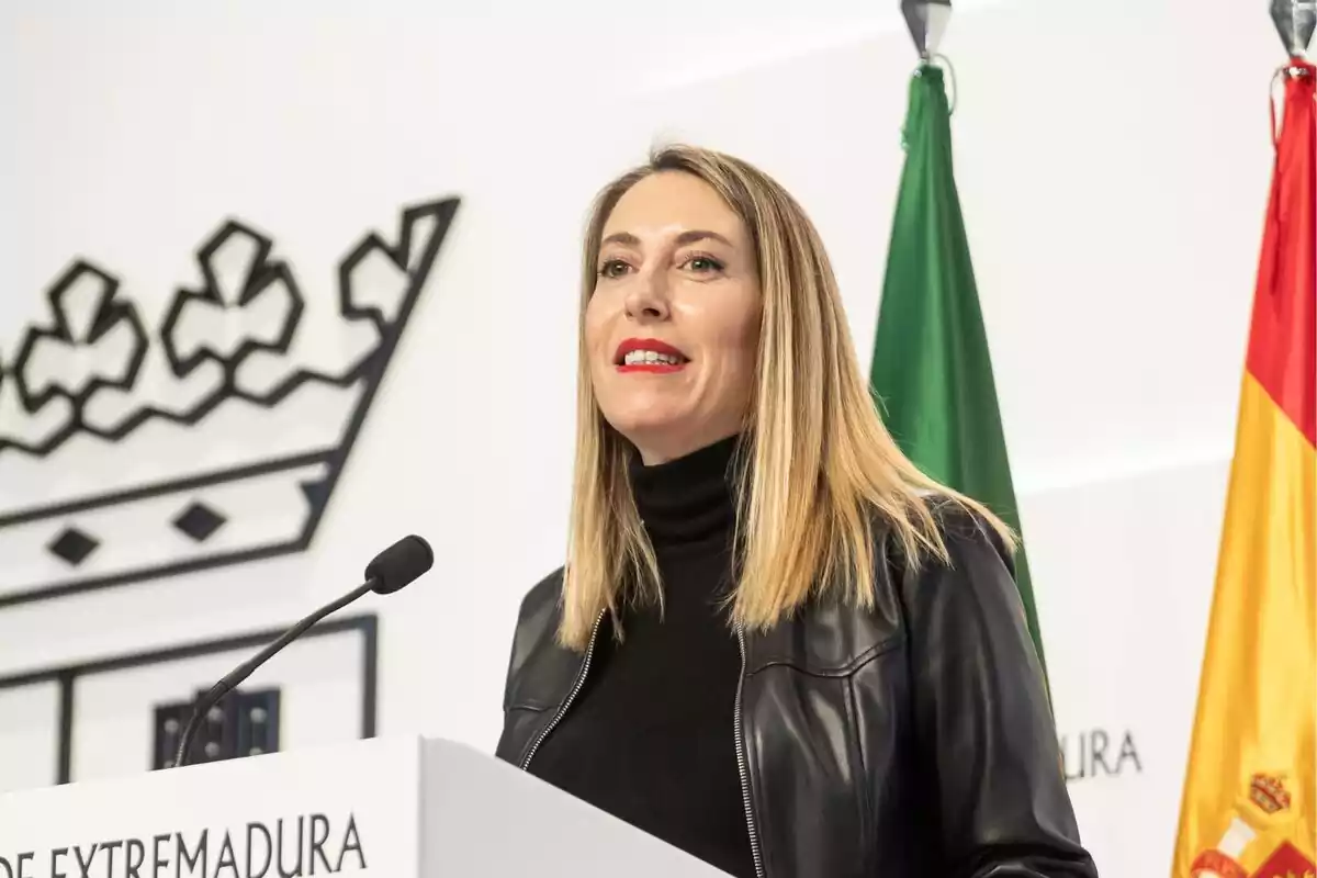 Primer pla de la presidenta d'Extremadura, Maria Guardiola