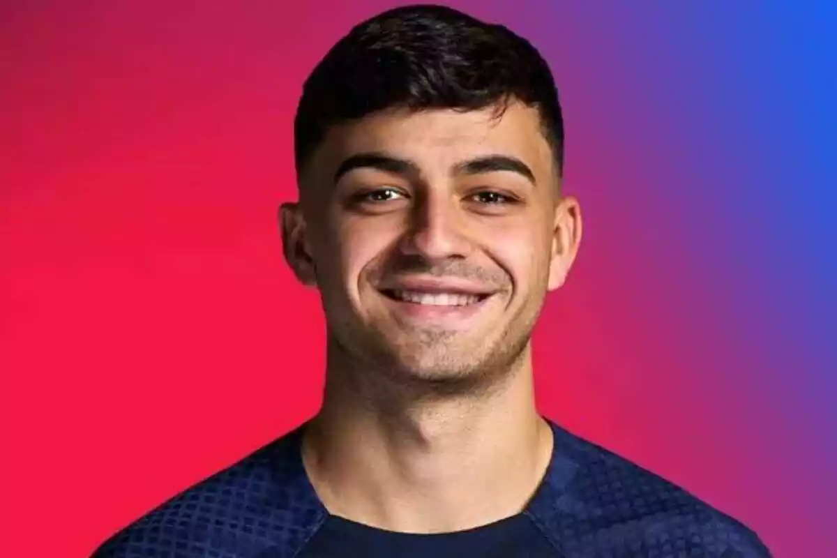 Primer plano de Pedri sonriendo en el F.C.Barcelona Primer plano de Pedri sonriendo en el F.C.Barcelona