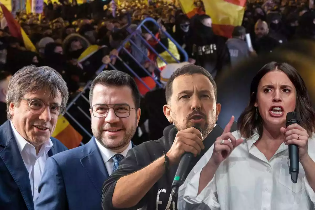 Muntatge fotogràfic amb Puigdemont, Aragonès, Iglesias i Montero en primer pla, amb una imatge dels disturbis de Madrid contra la llei d'amnistia de fons