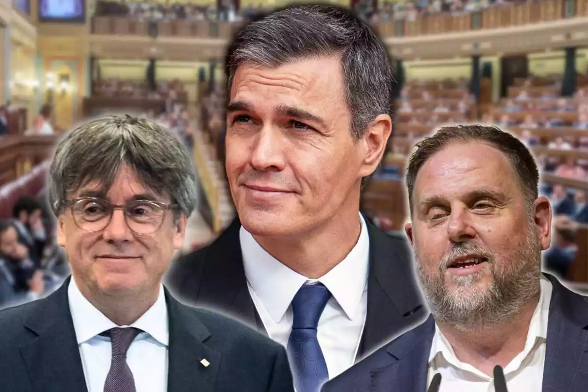 Muntatge amb un pla mitjà de Pedro Sánchez gran al mig i un altre de Carles Puigdemont i Oriol Junqueras més petits somrient